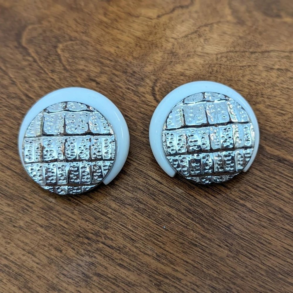 VINTAGE White Silver Tone Clip On Earrings Statement Retro Chunky Glam Round